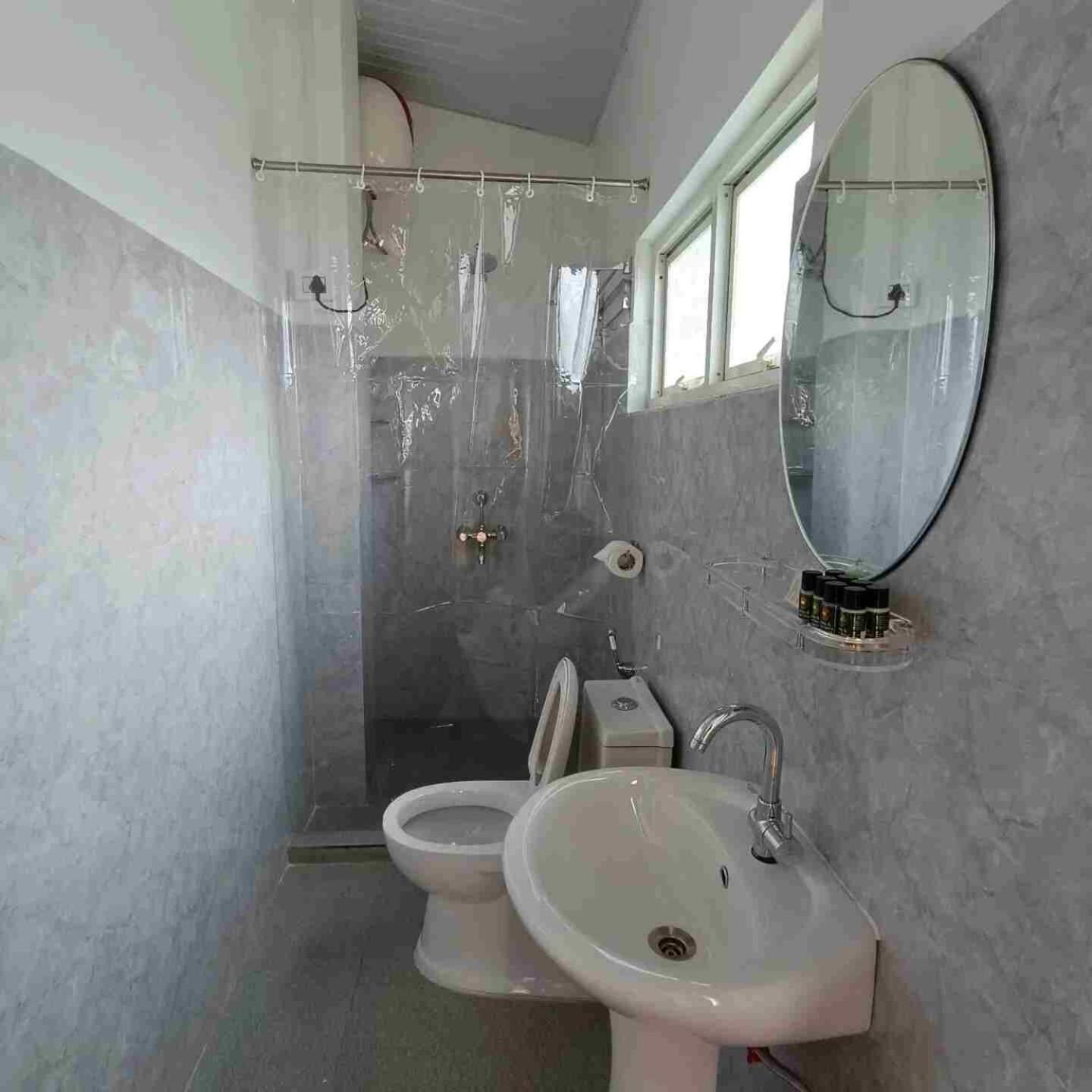 Edelweiss Hotel Kohima Екстериор снимка